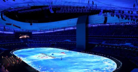 Огонь Олимпийских игр зажгли на национальном стадионе в Пекине