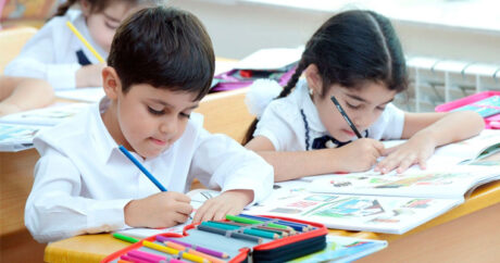 В Азербайджане названы сроки начала приема в первые классы школ