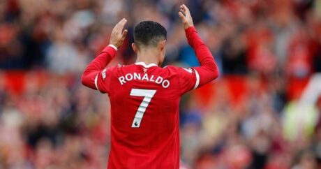 Роналду побил рекорд по количеству голов в официальных матчах