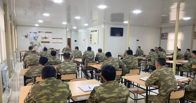 В воинских частях ВС Азербайджана прошли учебно-методические занятия