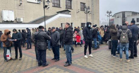 Более 1 тыс. граждан Азербайджана выехали из Киева на границу с Молдовой — госкомитет