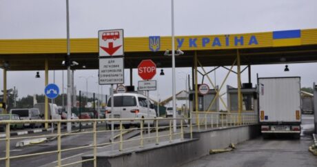 Еще одна группа азербайджанских водителей грузовиков эвакуирована из Украины