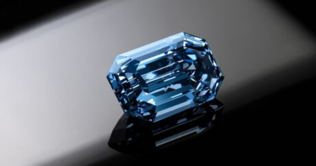 На аукционе Sotheby’s продали голубой бриллиант за $57,5 млн