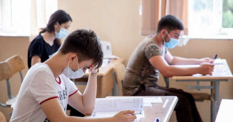В Азербайджане объявлены результаты выпускных экзаменов