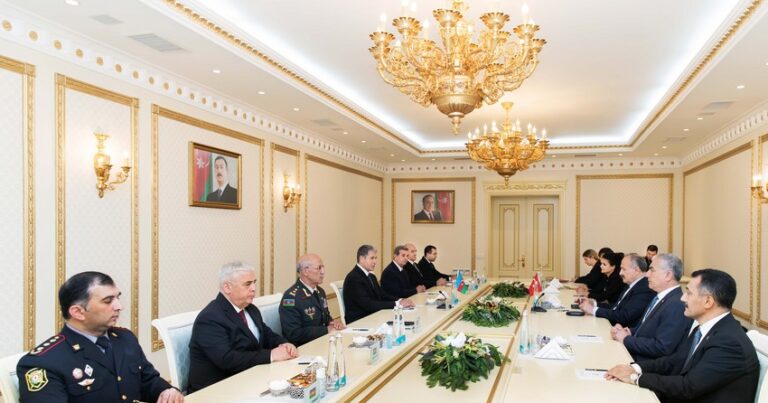 Вилаят Эйвазов встретился с генсеком Совета нацбезопасности Турции