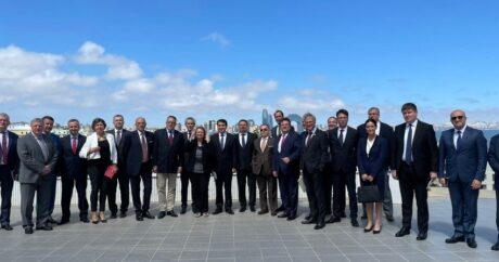 Помощник президента Азербайджана встретился с послами стран-членов ЕС