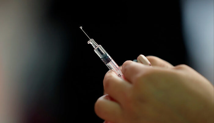 Министерство: Каждая вакцина в среднем проходит испытания 10-15 лет