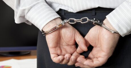 В Азербайджане арестованы должностные лица