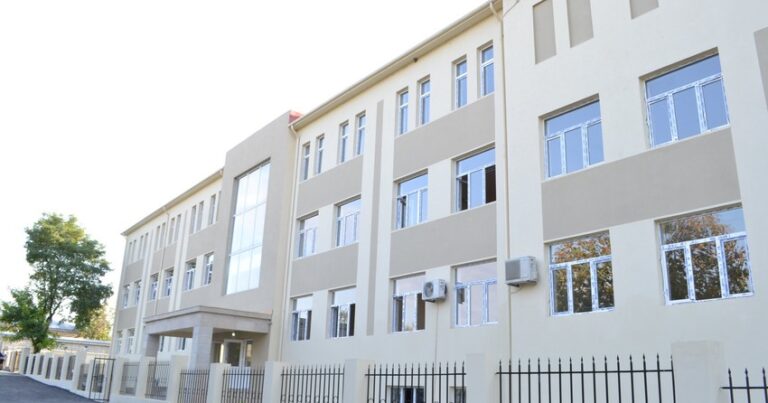 В Баку подготовлен план развития двадцати школ