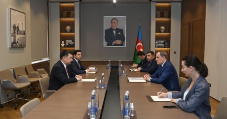 Глава МИД Азербайджана встретился с руководителем Международной тюркской академии
