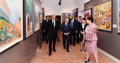 Ильхам Алиев ознакомился с дворцовым комплексом «Нуруллабой» в городе Хива