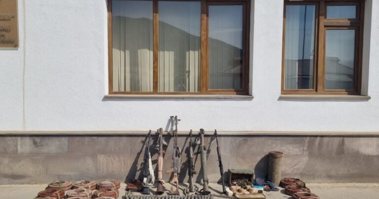 В Ходжавенде обнаружены брошенные армянами оружие и боеприпасы