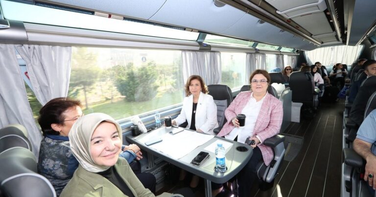 Министр по делам семьи и социальных услуг Турции отправилась в Шушу