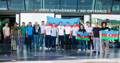 В Азербайджан вернулись десять лечившихся в Турции ветеранов
