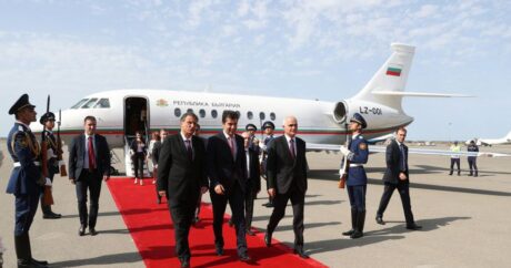Премьер-министр Болгарии прибыл с визитом в Азербайджан