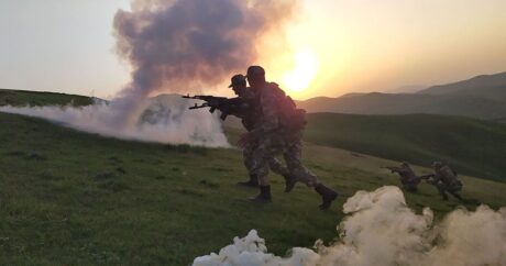 В одной из воинских частей ВС Азербайджана продолжаются учебные сборы военнообязанных