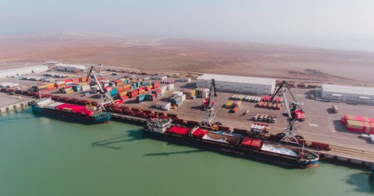 Перевалка грузов в Бакинском порту увеличилась на 16%