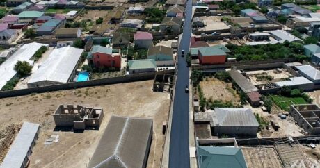 В бакинском поселке Говсан идет капитальный ремонт внутридворовых дорог