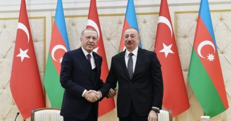Президент Ильхам Алиев поздравил Президента Турции