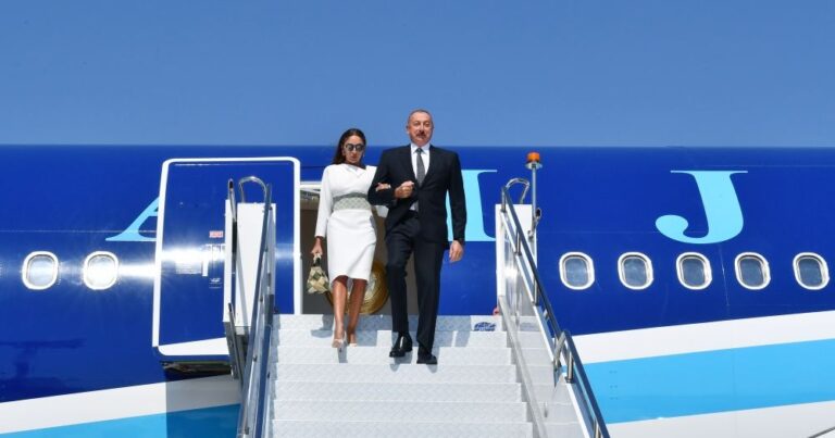 Президент Ильхам Алиев прибыл с рабочим визитом в Турцию