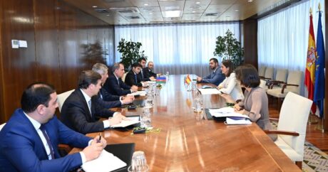 Джейхун Байрамов встретился с министром промышленности, торговли и туризма Испании