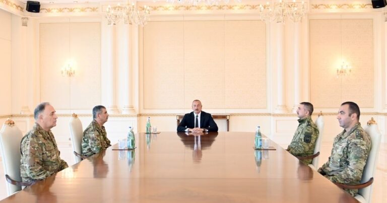 Ильхам Алиев провел оперативное совещание с участием руководящего состава Вооруженных сил