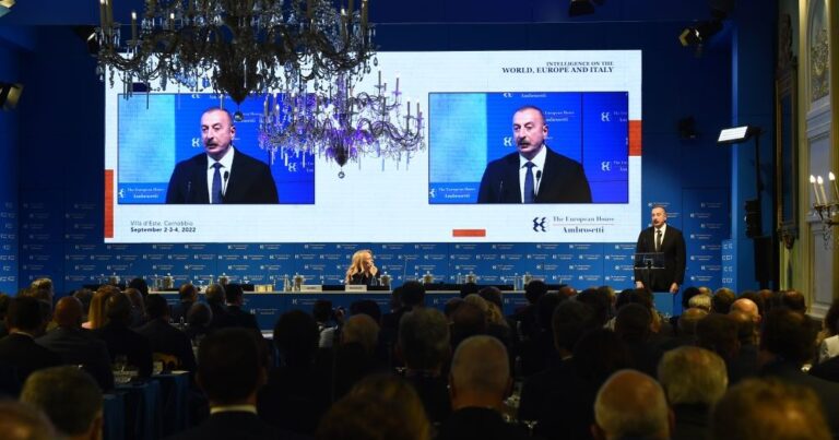Президент Ильхам Алиев принял участие в международном форуме в итальянском городе Черноббио