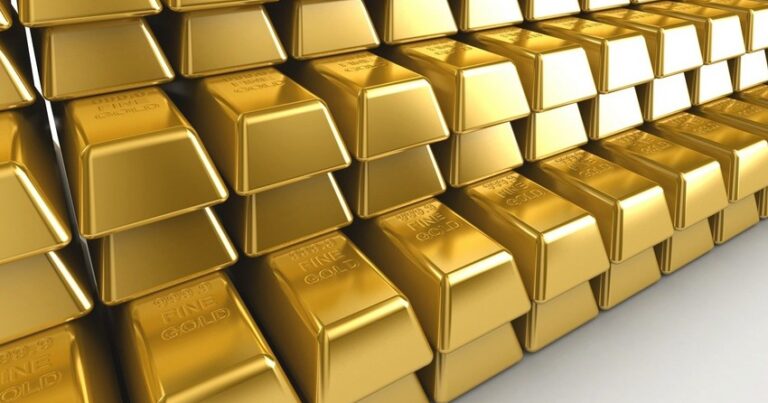 Стоимость золота незначительно снизилась
