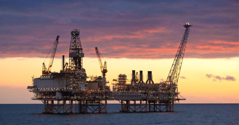 Азербайджан поддержал решение ОПЕК+ о сокращении добычи нефти