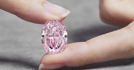 Розовый бриллиант продадут за £20 миллионов