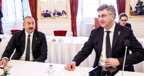 Ильхам Алиев принял участие в круглом столе на тему «Мир и безопасность на европейском континенте»
