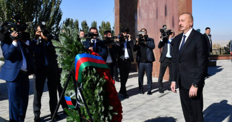 Ильхам Алиев посетил Национальный историко-мемориальный комплекс «Ата-Бейит» в Бишкеке