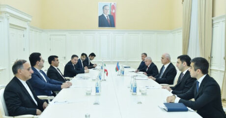 Состоялась встреча между вице-премьером Азербайджана и вице-президентом Ирана
