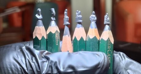 Художник из Египта воссоздает историю своей страны на кончиках карандашей