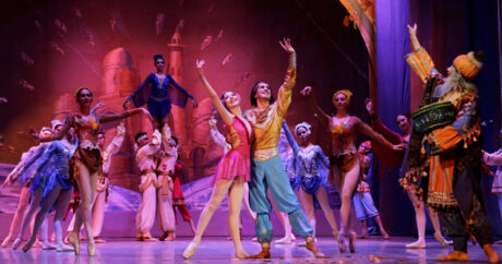 В Баку узбекские артисты показали балет «Хумо»
