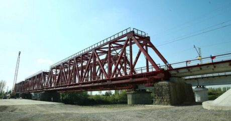 В Азербайджане построят крупнейший в стране ж/д мост