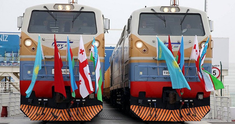 Обсуждено привлечение новых видов грузов на железнодорожный маршрут Баку-Тбилиси-Карс