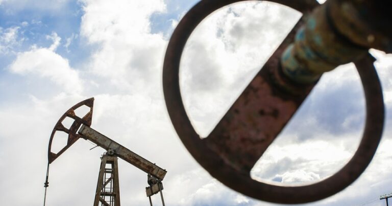 Азербайджанская нефть подешевела на 5%