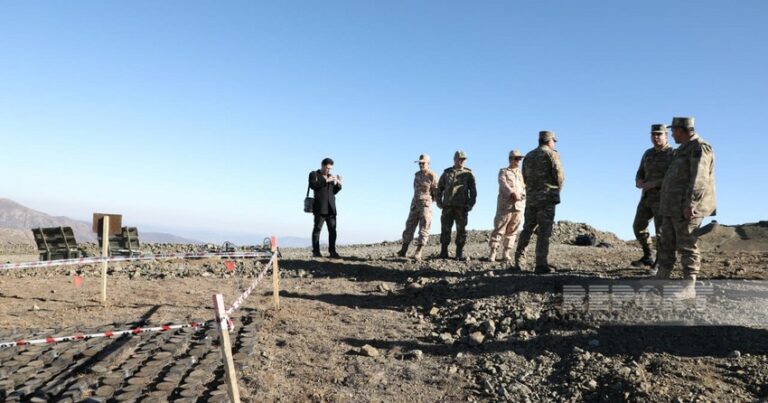 Военные атташе побывали на месте обнаружения мин на высоте Сарыбаба