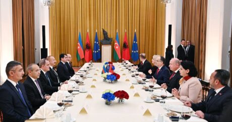 Президенты Азербайджана и Албании провели встречу в расширенном составе