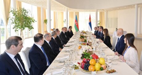 От имени Президента Ильхама Алиева дан обед в честь Президента Сербии Александра Вучича
