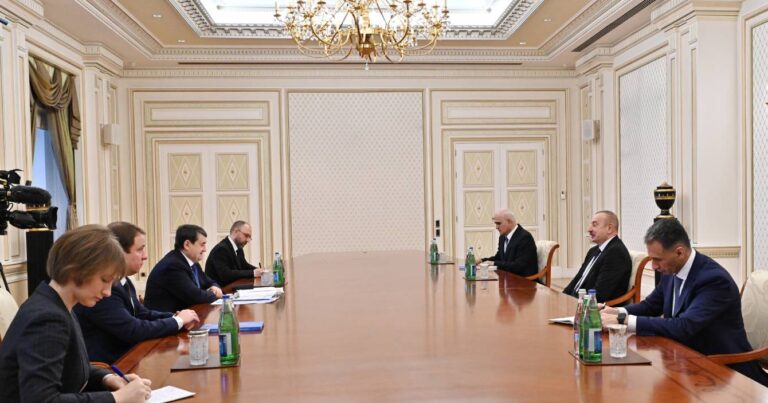 Президент Ильхам Алиев принял помощника Президента России