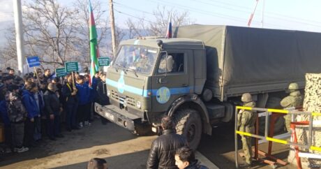 По Лачинской дороге беспрепятственно проехали машины снабжения миротворцев