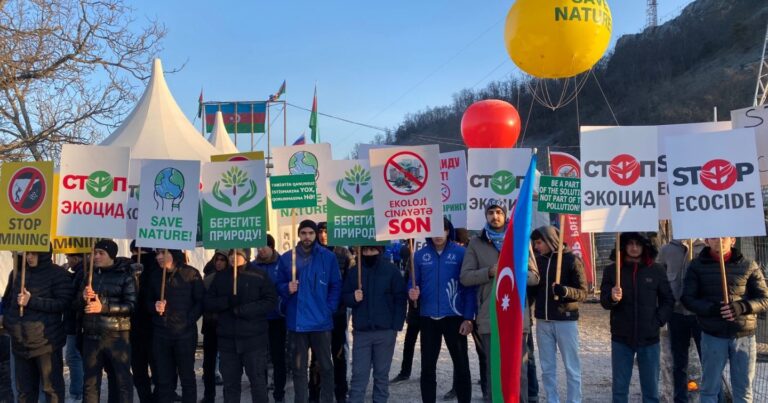 Акция протеста на Лачинской дороге продолжается