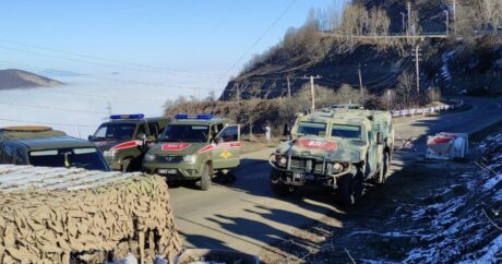 Миротворцы в Карабахе привлекли на территорию проведения акции протеста живую силу и военную технику