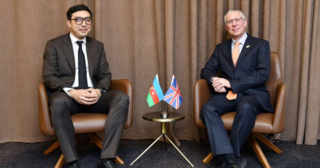 Министр Фарид Гаибов принял посла Великобритании в Азербайджане
