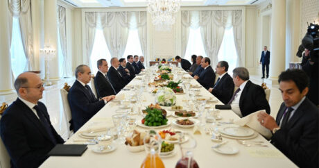 От имени Президента Ильхама Алиева был дан обед в честь Президента Египта