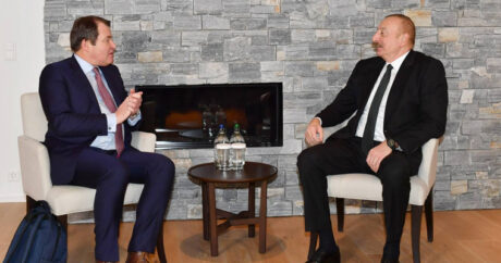 В Давосе состоялась встреча Президента Ильхама Алиева с первым вице-президентом ЕБРР