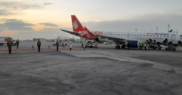 Самолет с эвакуированными сотрудниками посольства Азербайджана вылетел из Тегерана