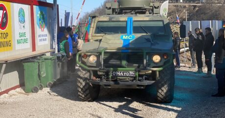 По Лачинской дороге беспрепятственно проехали два военных транспортных средства РМК